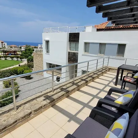 Sea And Mountain View Beachfront Penthouse Apartment *