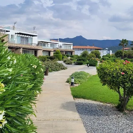 شقة Sea And Mountain View Beachfront Penthouse Yali