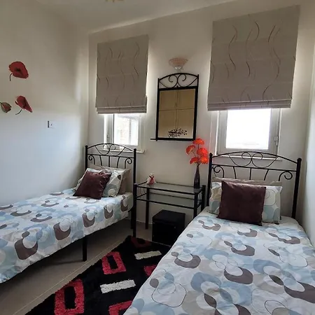 Sea And Mountain View Beachfront Penthouse Apartment *