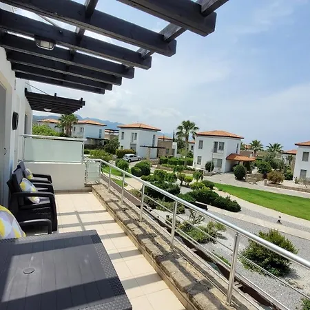 Διαμέρισμα Sea And Mountain View Beachfront Penthouse *