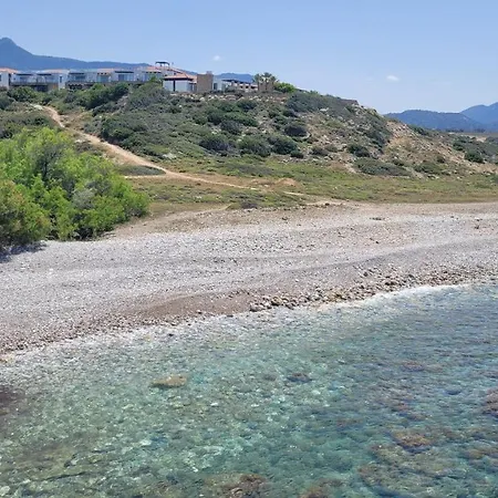 Appartement Sea And Mountain View Beachfront Penthouse Yali