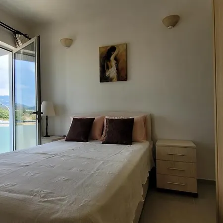 Sea And Mountain View Beachfront Penthouse * Yali