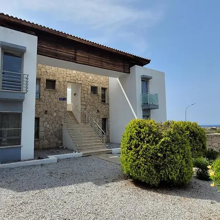 Sea And Mountain View Beachfront Penthouse Appartement