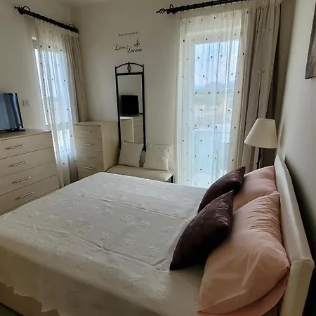 Daire Sea And Mountain View Beachfront Penthouse Yali
