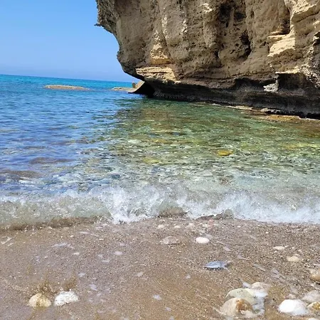 Sea And Mountain View Beachfront Penthouse Appartement Yali