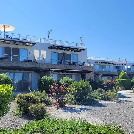 Sea And Mountain View Beachfront Penthouse * Yali