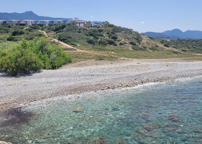 Apartmán Sea And Mountain View Beachfront Penthouse Yali