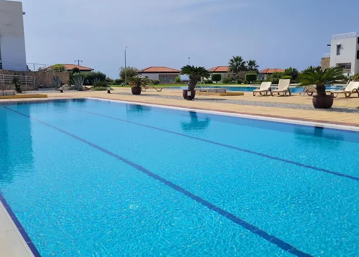 Sea And Mountain View Beachfront Penthouse *