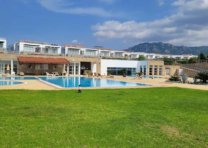 Sea And Mountain View Beachfront Penthouse Apartmán