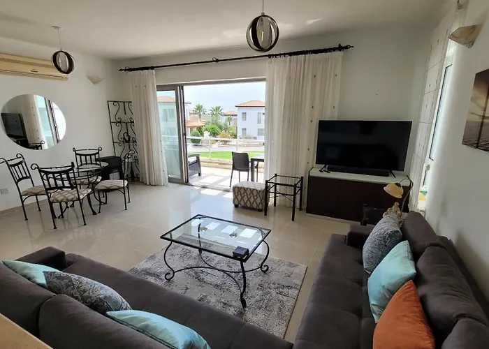 Sea And Mountain View Beachfront Penthouse Apartmán Yali