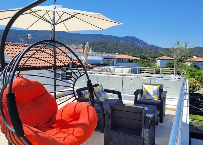 Sea And Mountain View Beachfront Penthouse Apartmán Yali